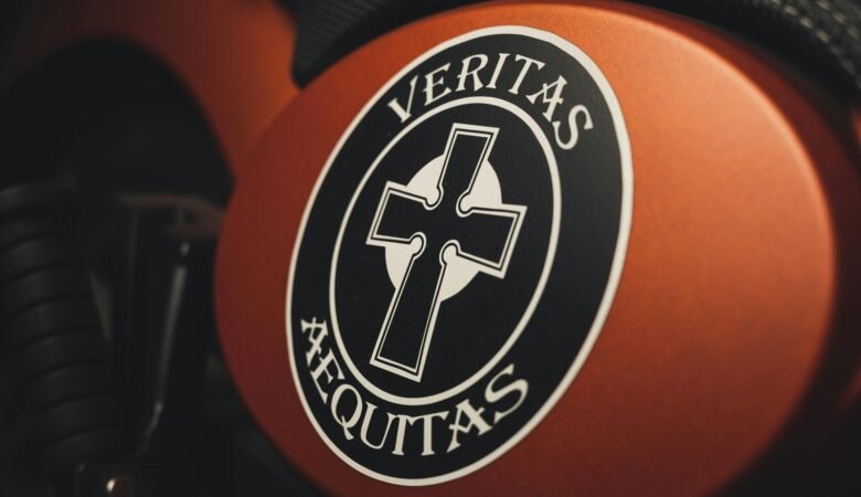 Understanding the Basics of Logo Design in Graphics