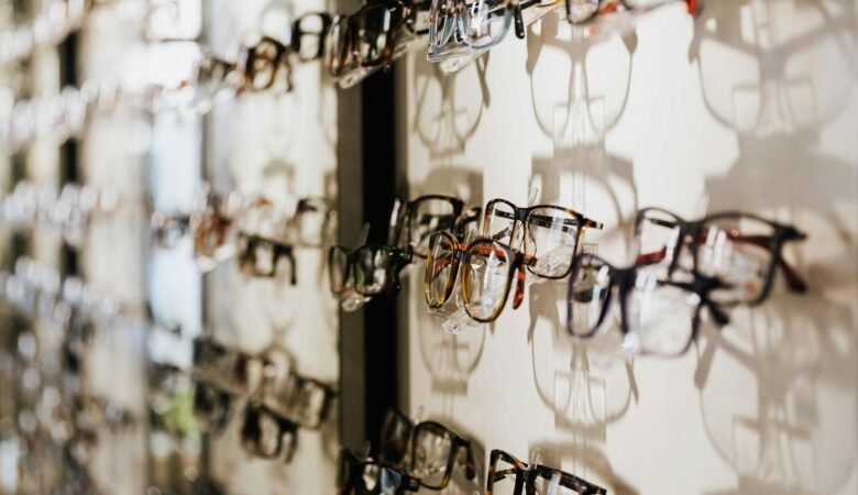 How to Design Eye-Catching Product Graphics for Your Online Store