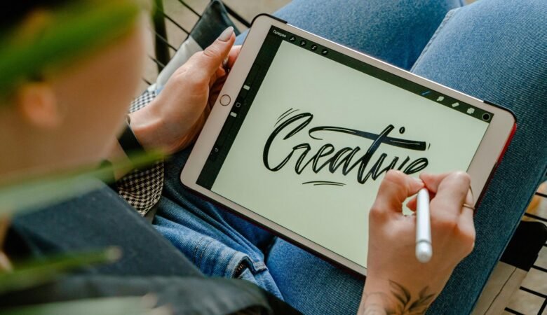 Mastering the Art of Custom Illustrations in Graphics Design