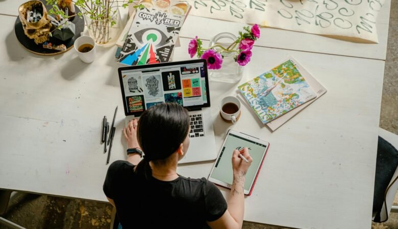 How to Create Graphics That Make Your Website Pop: A Comprehensive Guide