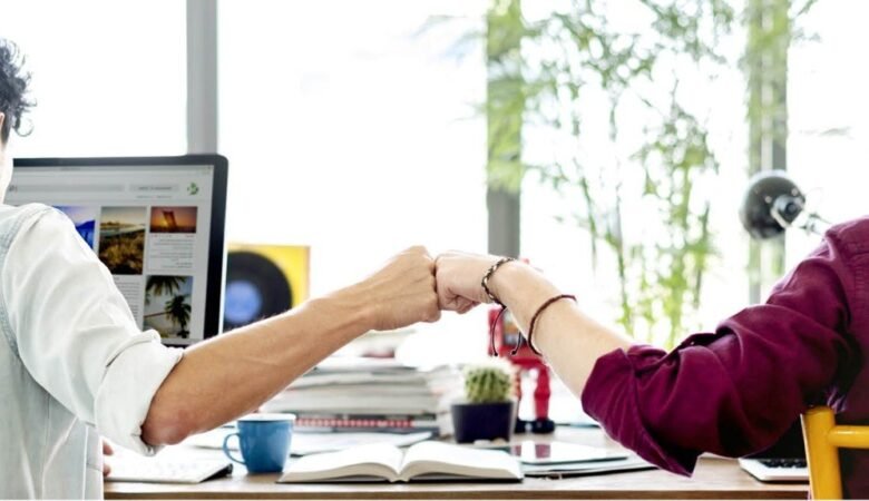 Zoho Projects vs Asana: The Best Tool for Team Collaboration